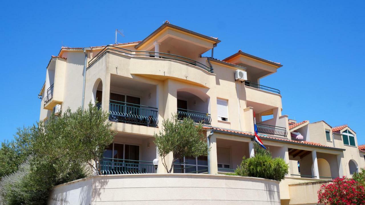 Villa Dvorine Tisno Exterior photo