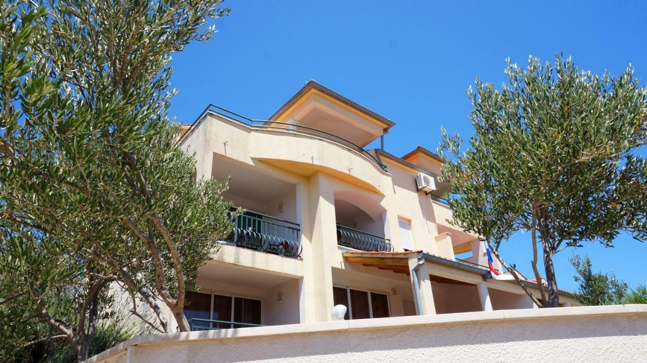 Villa Dvorine Tisno Exterior photo